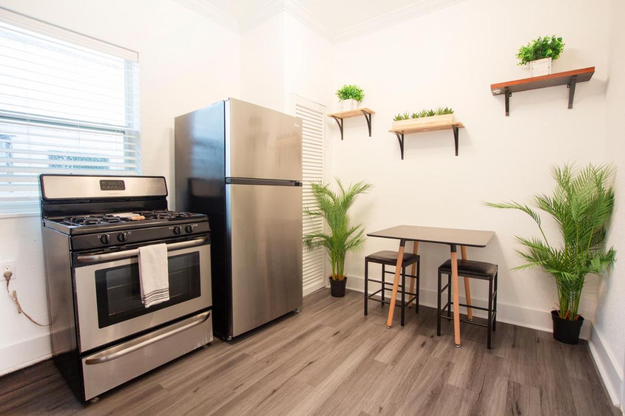Modern Westshore Apartment 탬파 외부 사진